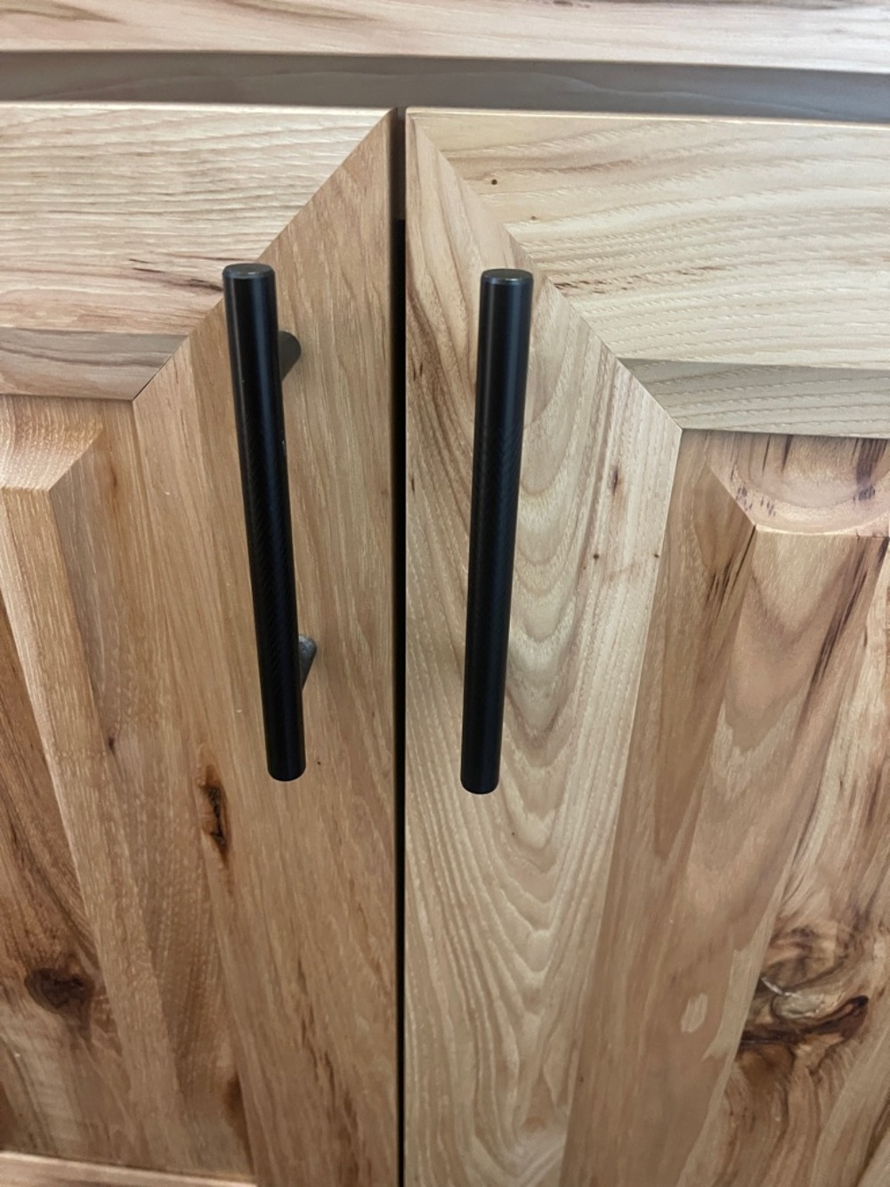 Black cabinet pulls